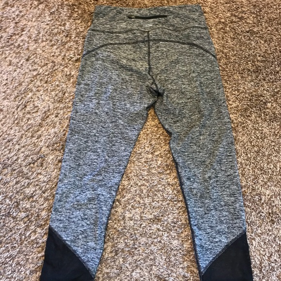 SOLD Express EXP Gray Mesh Crop Legging Size Small - Picture 8 of 8